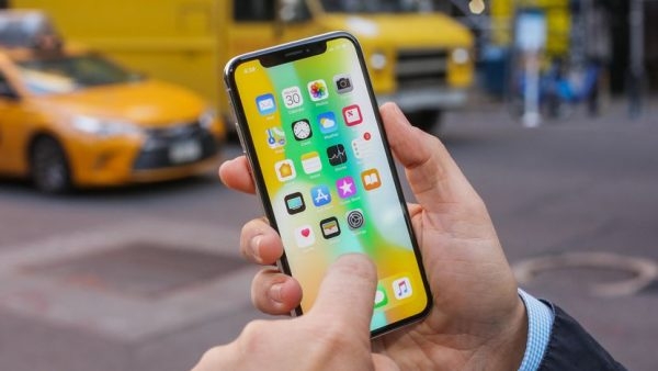 Клиенты Apple готовы заплатить 1000 долларов за новый iPhone