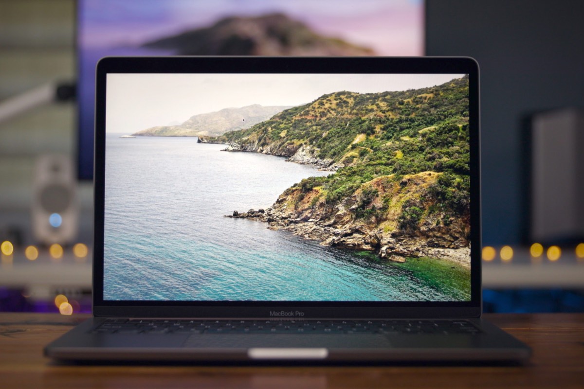 MacBook-Pro-2020-Review-Retina-display-up-close35